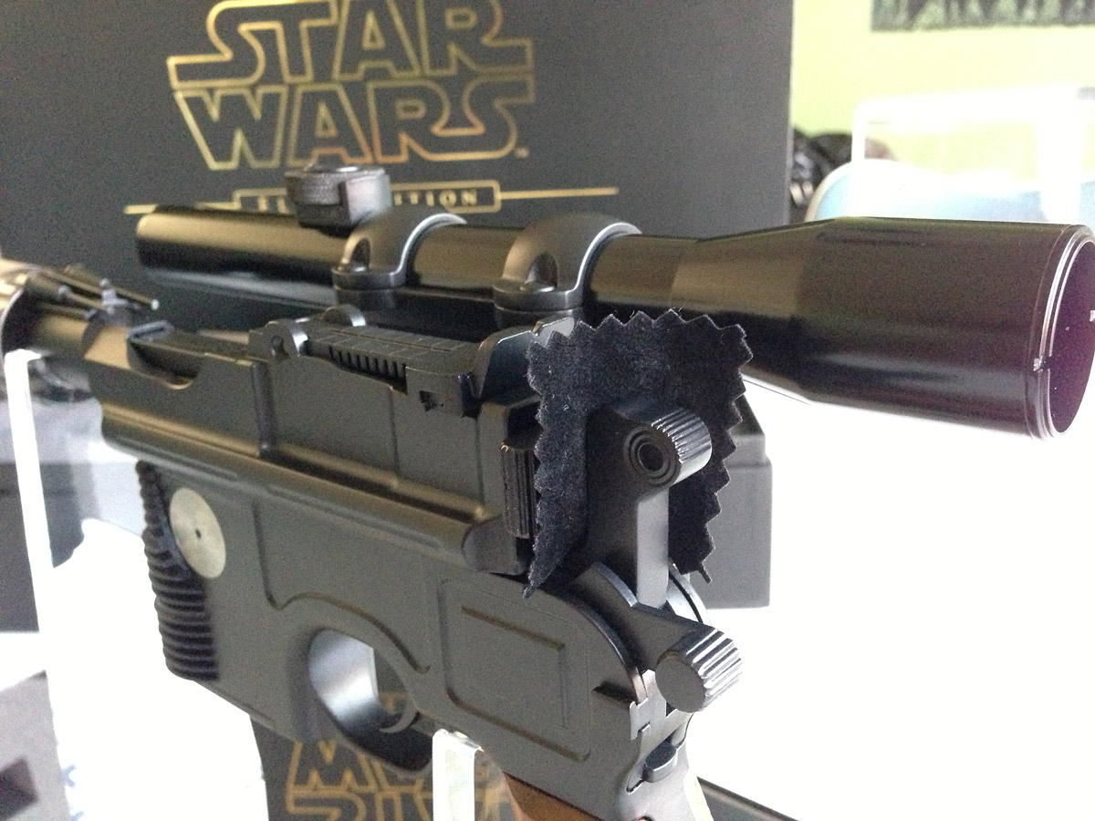 master replicas han solo blaster elite edition